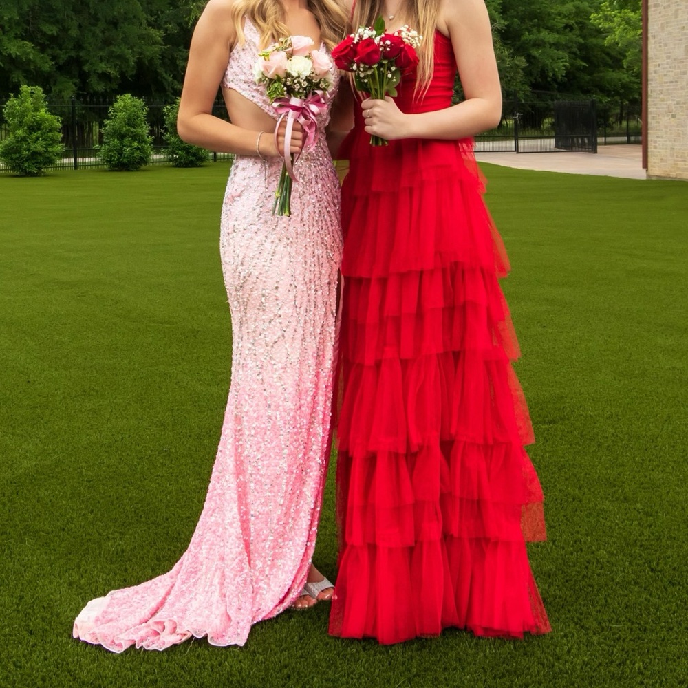 Red prom dress size 5!!❤️🌹